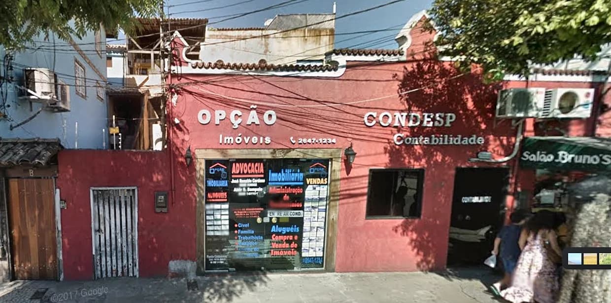 Fachada da sede da Opção Imóveis em 2012